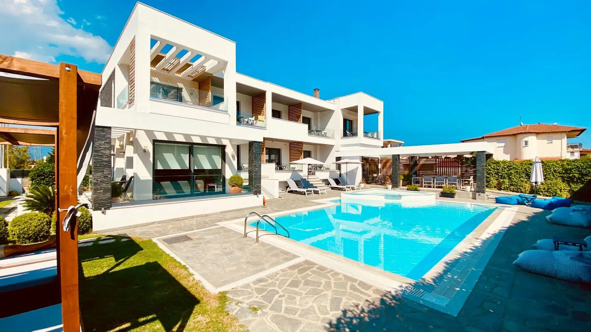 Aelia Living Aparthotel Stavros